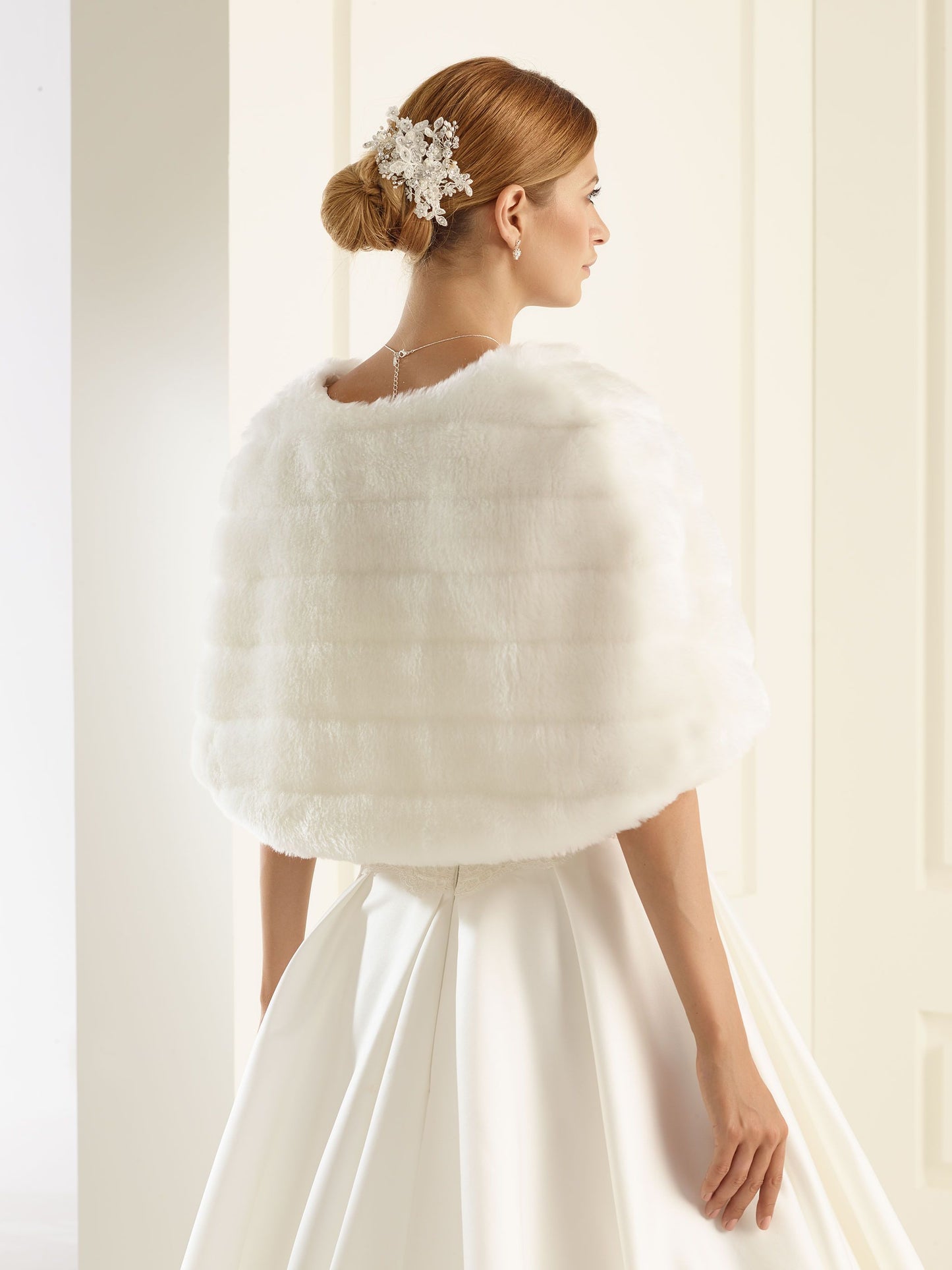 Cape Wrap Faux Fur Ivory