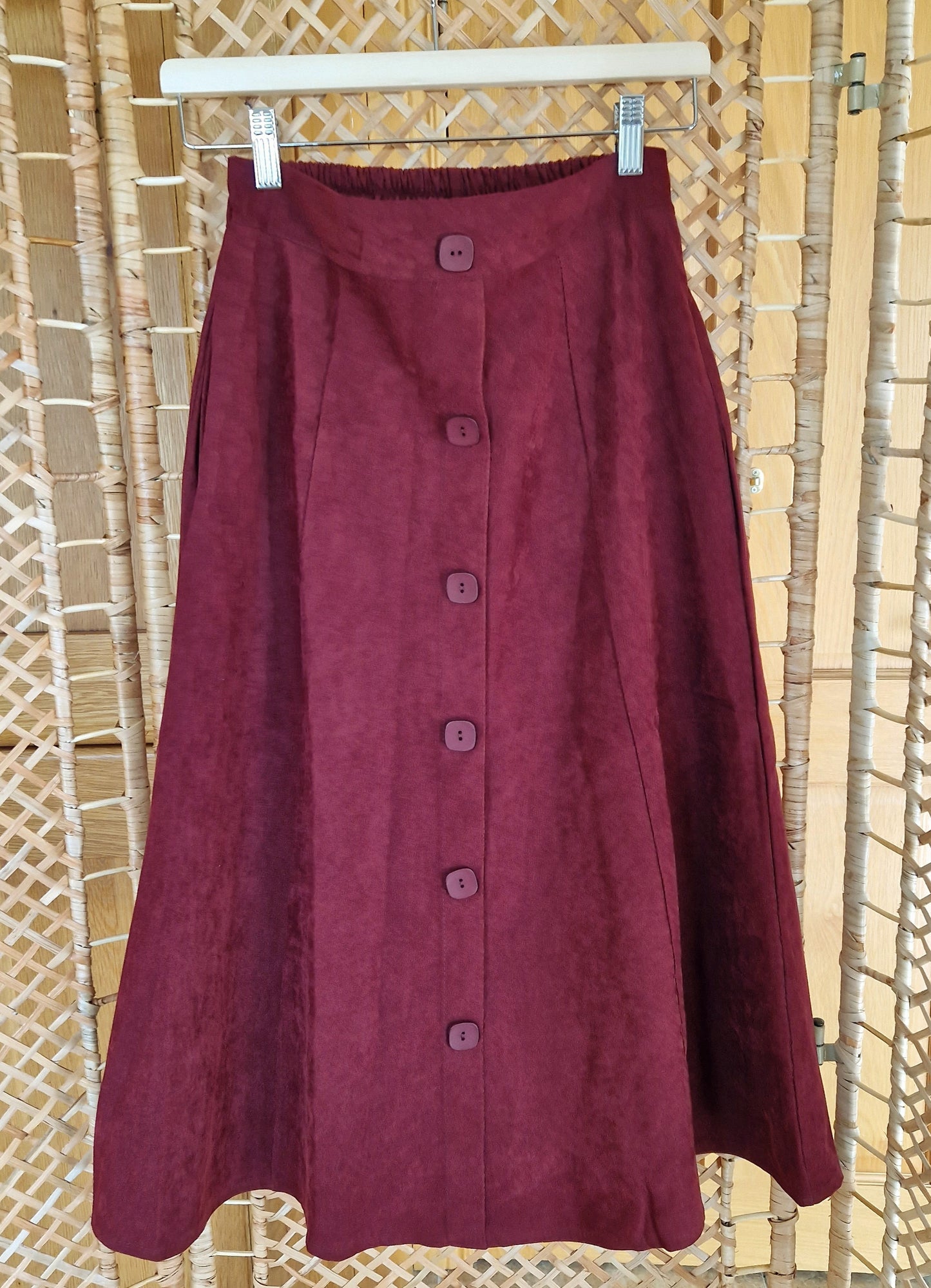 Skirt Midi decorative buttons Burgundy